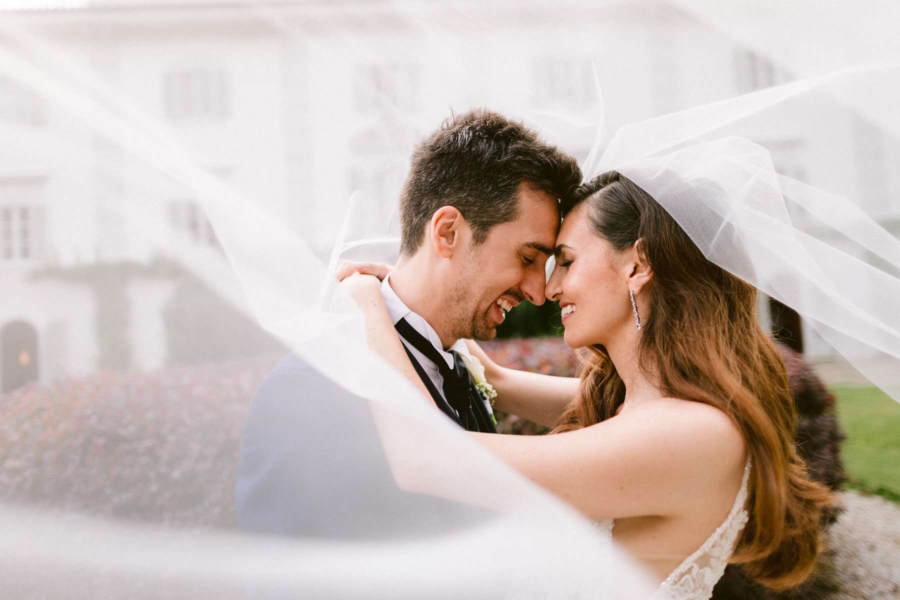 Black and white wedding portrait under the veil at Villa Guicciardini